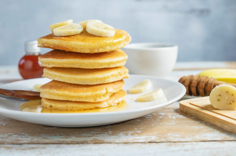 Fluffy Banana Oatmeal Pancakes