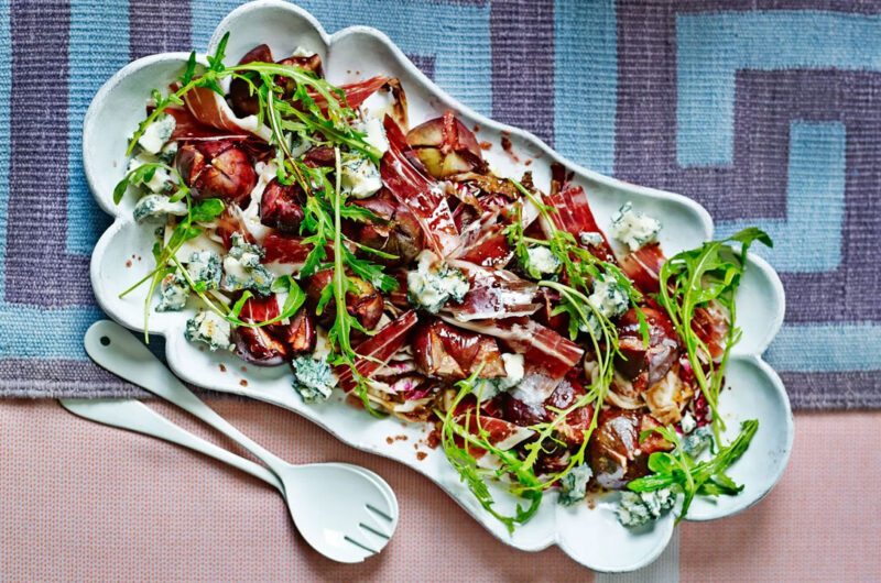Radicchio salad with figs and Gorgonzola
