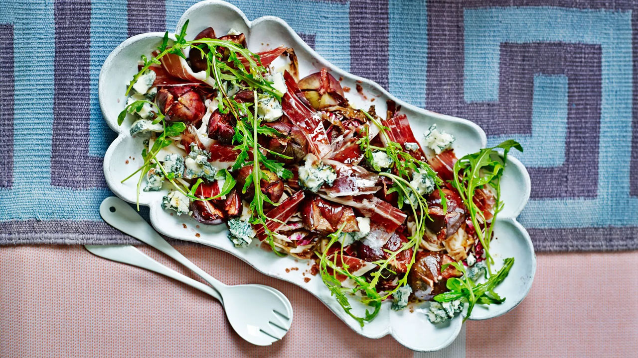 Radicchio salad with figs and Gorgonzola